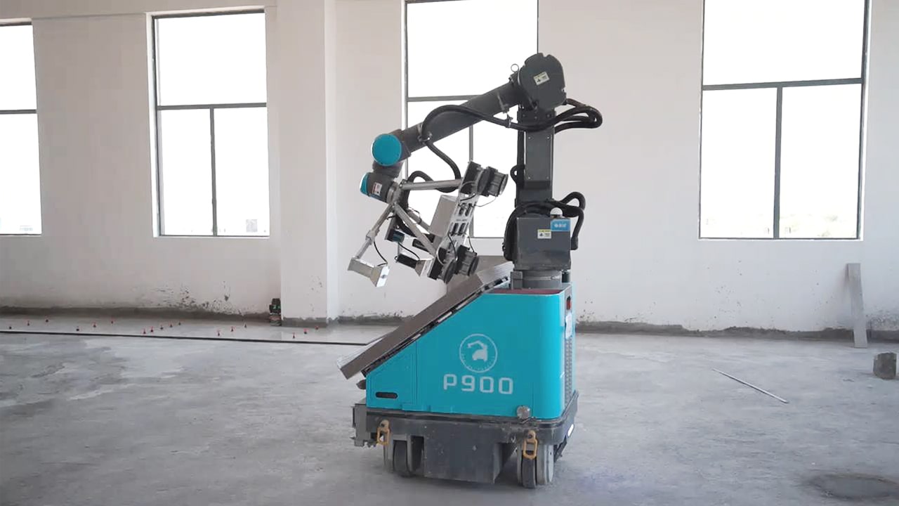 P900 floor-tiling robot